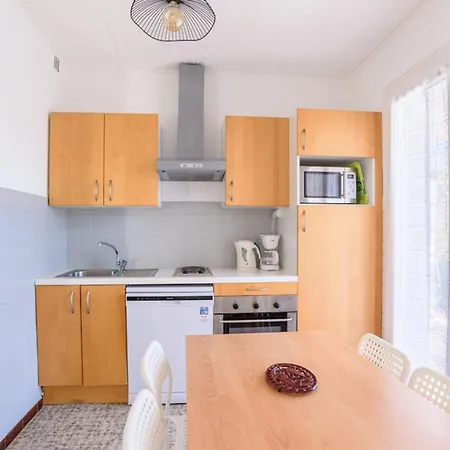 Charming Flat In With Balcony