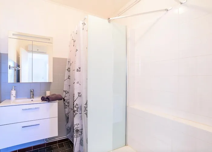 Lejlighed Charming Flat In With Balcony