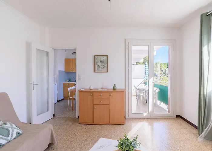 Charming Flat In With Balcony Lejlighed Hyères